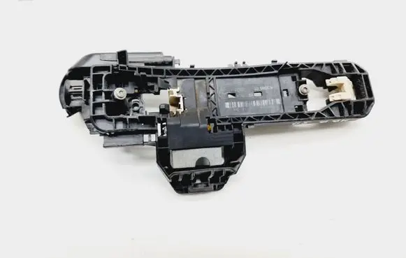 Rear door exterior handle/bracket