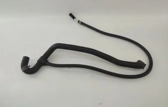 Mercedes-Benz S W221 Engine coolant pipe/hose A2218304096