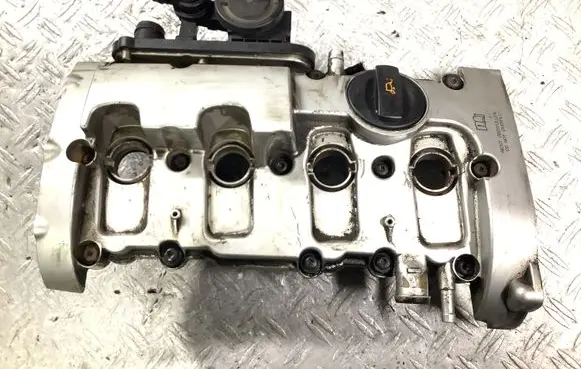Audi A4 S4 B7 8E 8H Rocker cam cover 06F129101R
