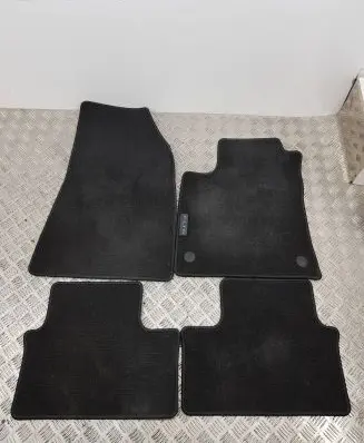 Renault Clio V Car floor mat set 8201714342 100633258