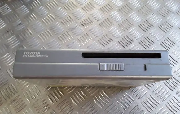 Toyota Avensis T250 Navigation unit CD/DVD player 0866200850