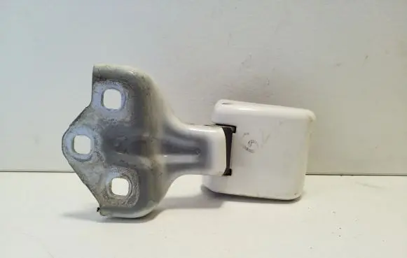 Opel Vivaro Loading door upper hinge 9820032180