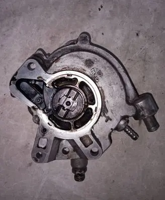 Volkswagen Transporter - Caravelle T5 Vacuum pump 070145209F