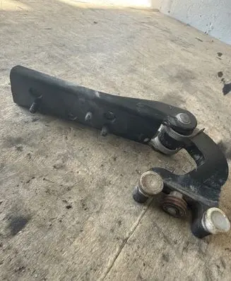 Renault Master III Sliding door middle roller runner 777640623R