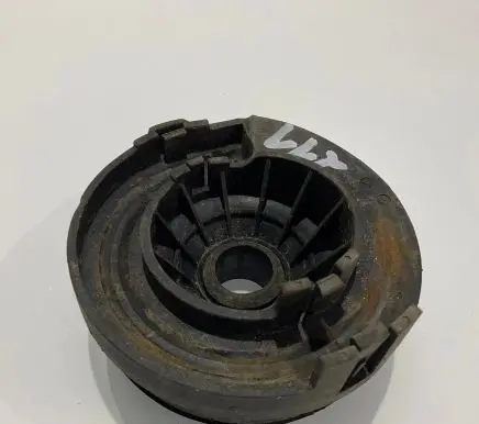 Mercedes-Benz E W211 Rear coil spring rubber mount 