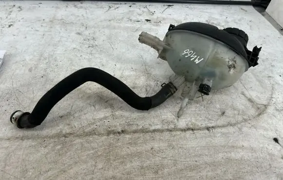 Mercedes-Benz CLS C218 X218 Coolant expansion tank/reservoir A2045000549