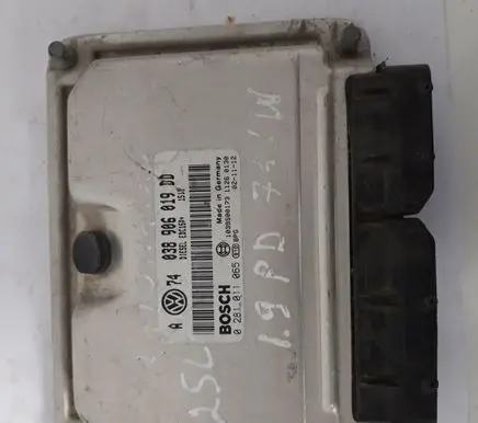 Volkswagen Golf IV Engine control unit/module 038906019DD 0281011065