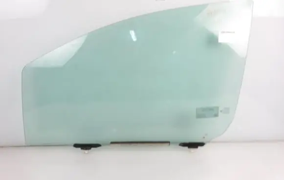 Toyota Yaris Front door window glass four-door 