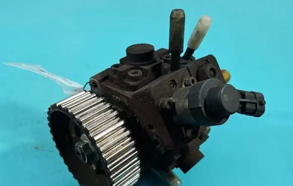 Renault Megane III Fuel injection high pressure pump 0445010216 IMPRK1564960