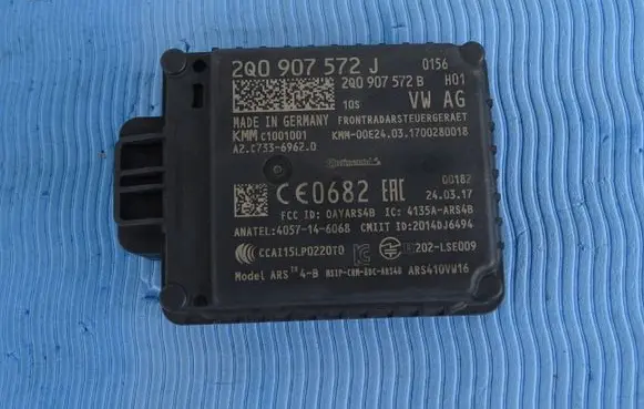 Volkswagen Golf VII Distronic sensor radar 2Q0907572J 2Q0907572B