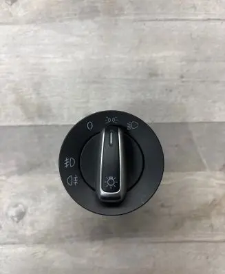 Volkswagen PASSAT B7 Light switch