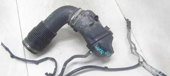 Mercedes-Benz A W176 Air intake duct part A6510900409