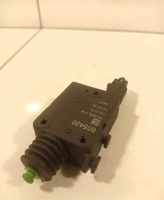 Opel Astra G Central locking motor 605420 90589918 1101215