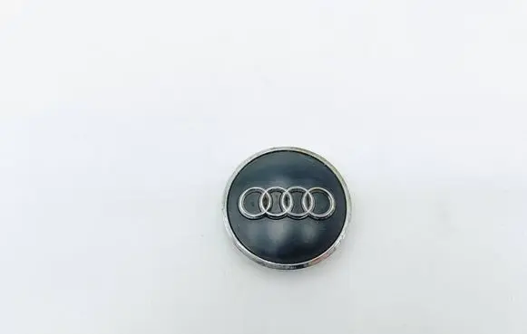 Audi A4 S4 B9 Original wheel cap 8W0601170B