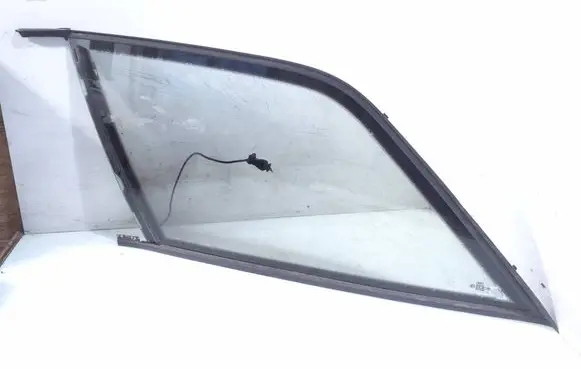 Audi A6 S6 C4 4A Rear side window As2