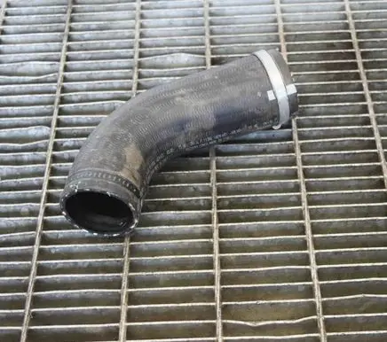 Volvo XC60 Intercooler hose/pipe 31422095