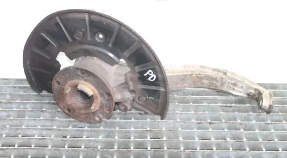 Audi Q7 4L Front wheel hub 7L0407258A