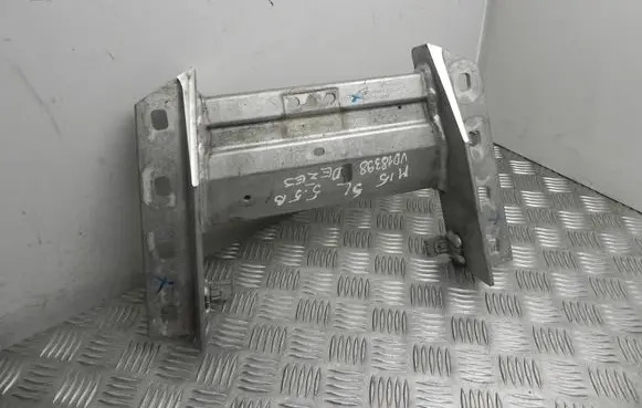 Mercedes-Benz SL R231 EGR valve cooler bracket A2312401002 VD18398