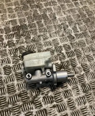 Mercedes-Benz B W245 Master brake cylinder 1694300202 A1694300202