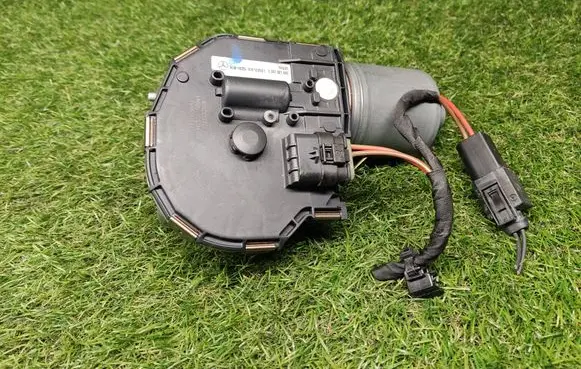 Mercedes-Benz E W212 Wiper motor 1397220667 3397021443
