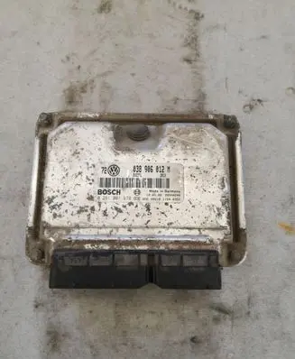 Volkswagen Golf IV Engine control unit/module 038906012M 0281001979