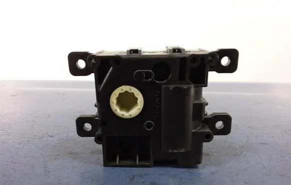 Toyota Corolla E10 Air flap motor/actuator 063800-2031