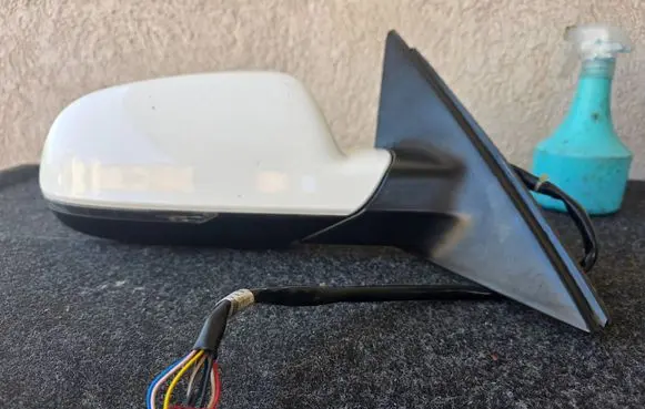 Audi A4 S4 B8 8K Front door electric wing mirror 8K0