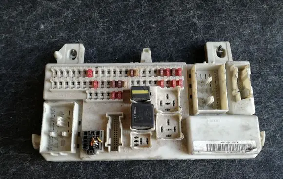 Ford Focus Fuse module 3M5T14014