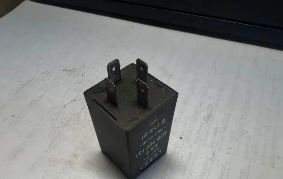 Audi A4 S4 B5 8D Other relay 4D0907131 D11301