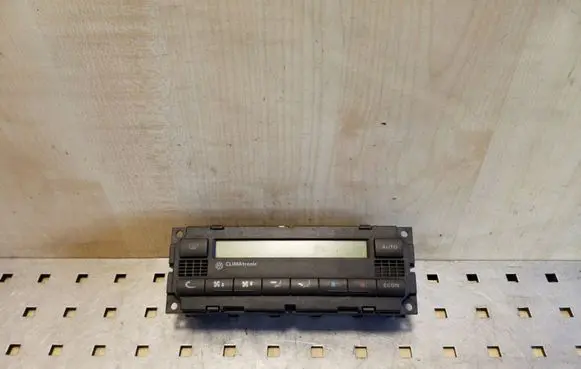 Volkswagen PASSAT B5.5 Climate control unit