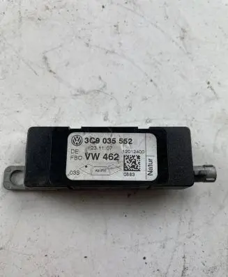 Volkswagen PASSAT B6 Antenna control unit 3C9035552 12012400