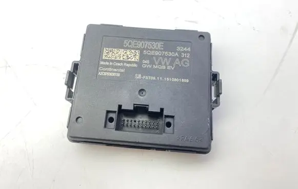 Volkswagen Golf VII Gateway control module 5QE907530E 5QE907530A