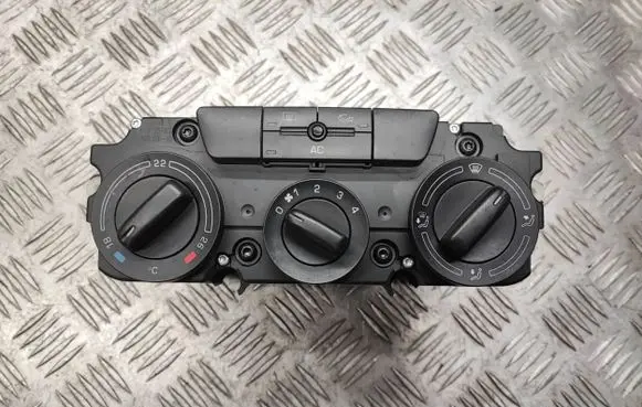 Skoda Octavia Mk2 (1Z) Climate control unit 1Z0820045A 983403C 5HB00932401