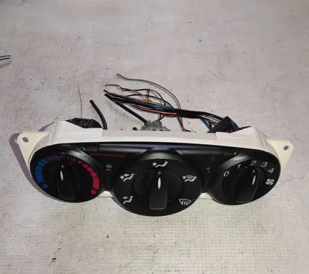 Ford Focus Climate control unit 98AB18C419AE