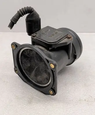 Volkswagen Golf III Mass air flow meter 06A906461B AFH6010C