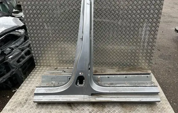 Opel Vivaro Pillar (middle)