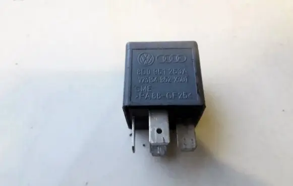 Audi A6 S6 C5 4B Other relay 8D0951253A V23134-B52-X301