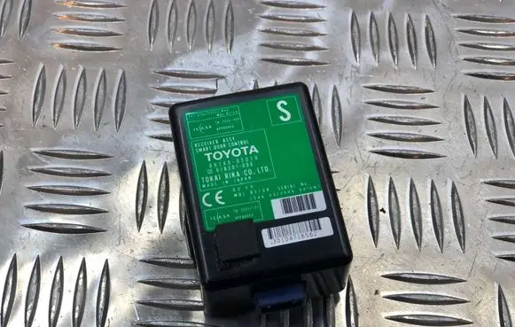Toyota Auris 150 Door control unit/module 8974002010 61B301000