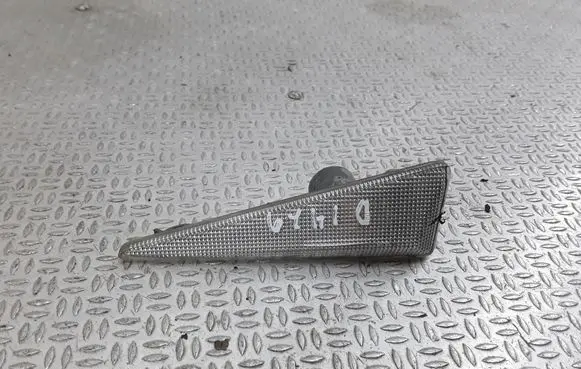 Renault Megane II Front fender indicator light 8200027151