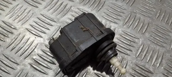 Headlight level adjustment motor
