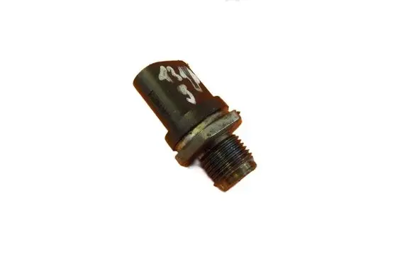 BMW 3 E90 E91 Fuel pressure sensor 0281002869