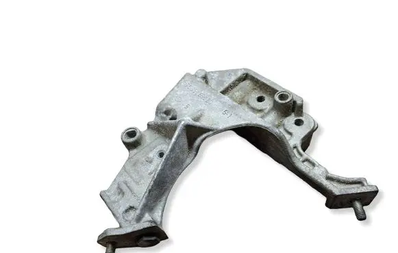 Peugeot 307 Engine mounting bracket 9635969880