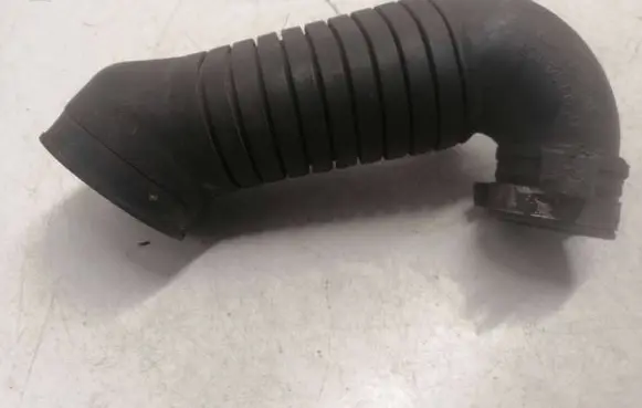 Audi A4 S4 B5 8D Intercooler hose/pipe 8D0129615J