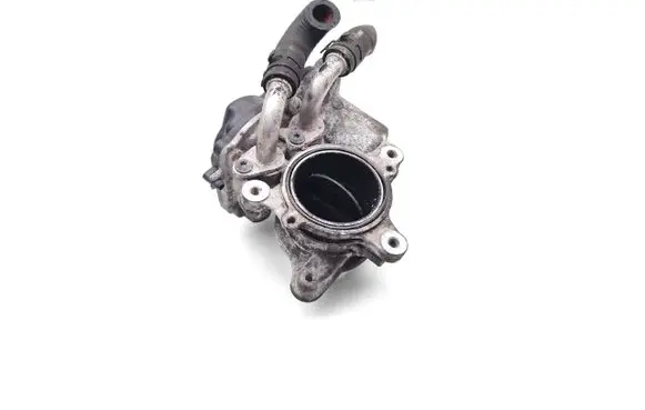 Volkswagen PASSAT B8 Electric throttle body valve 04L128063R