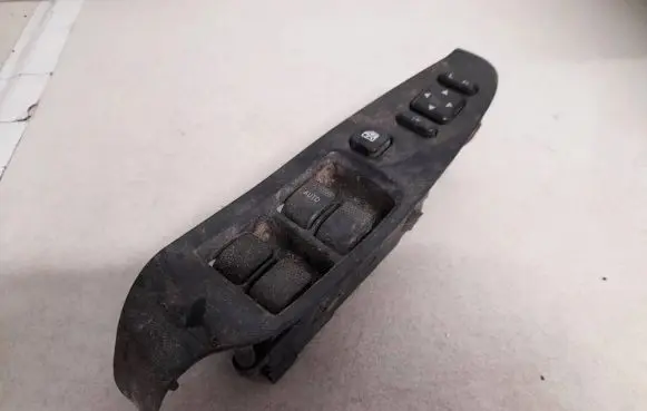 Subaru Legacy Electric window control switch 94266ae010
