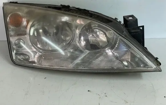 Ford Mondeo Mk III Headlight/headlamp 1S711305AJ