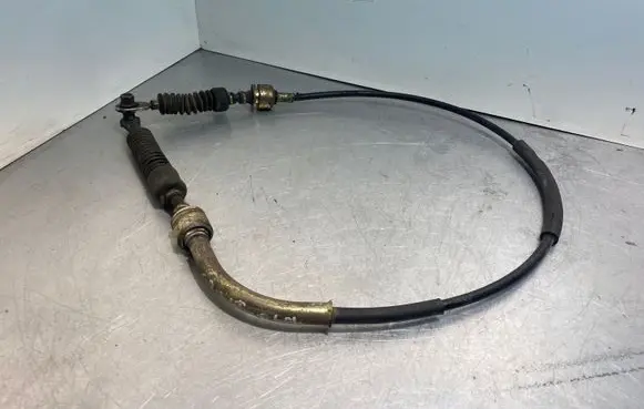 Suzuki Grand Vitara II Gear shift cable linkage