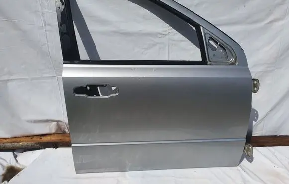 KIA Sorento Front door