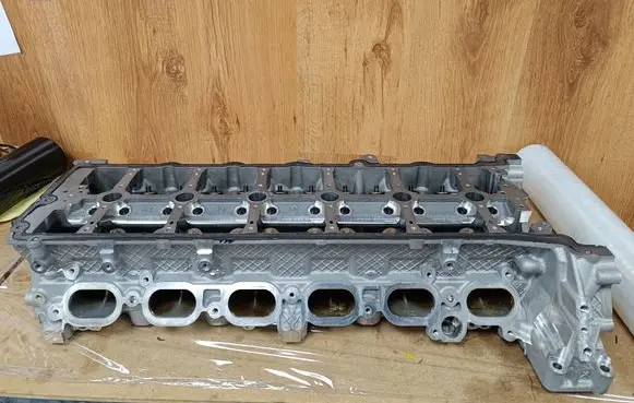 Mercedes-Benz GLS X167 Engine head A2560102104