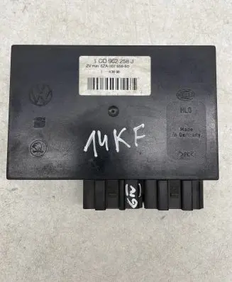 Volkswagen Golf IV Engine control unit/module 1C0962258J 5ZA00795550